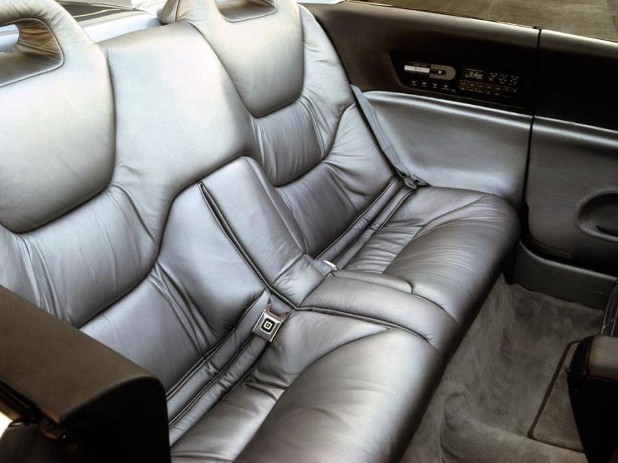 Buick Lucerne Concept 1988 года  (фото 11 из 11)